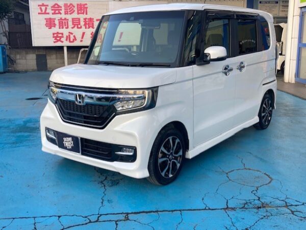 ホンダ　N-BOXカスタム