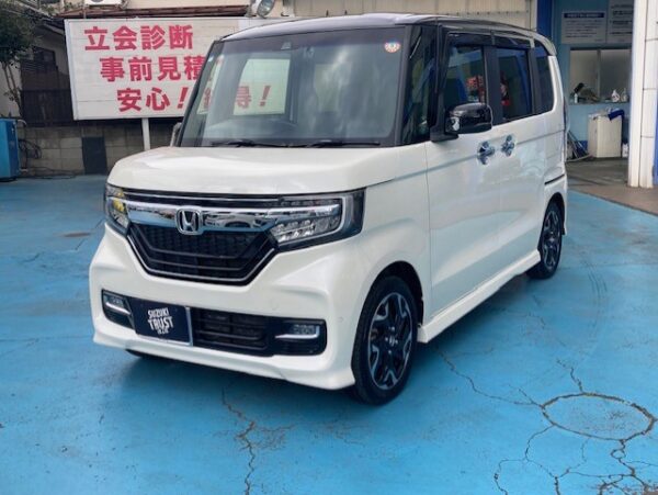 ホンダ　N-BOXカスタム