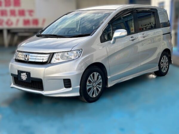 ホンダ フリードスパイクハイブリッド